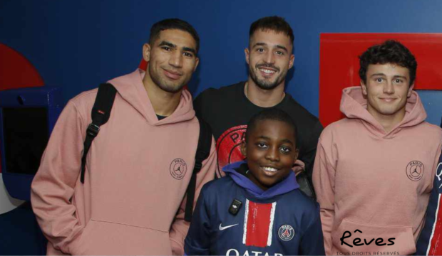 Raphaël  a rencontré les joueurs du PSG 