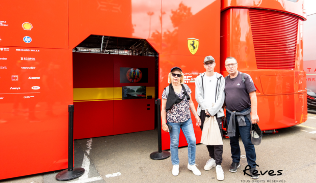 Tom a assisté à la course automobile des 24 heures du Mans