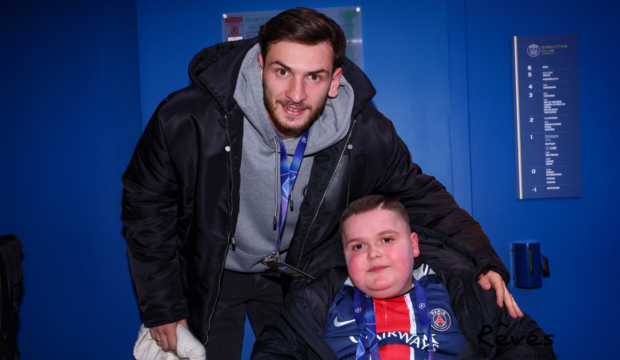 Lorik a rencontré les joueurs du PSG et assisté à un match